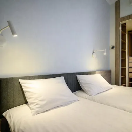 Ξενοδοχείο με διαμερίσματα Lurich Residences 4*